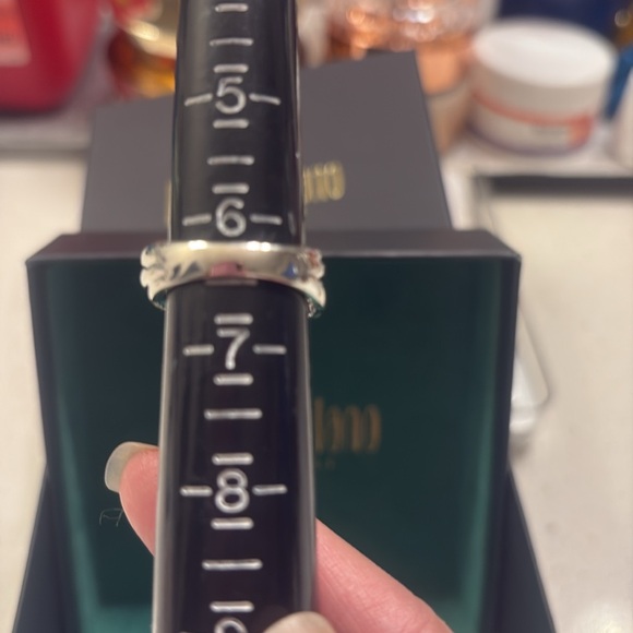 18k diamonds ring is beautiful no wearing yet Piero Milano - Picture 9 of 9